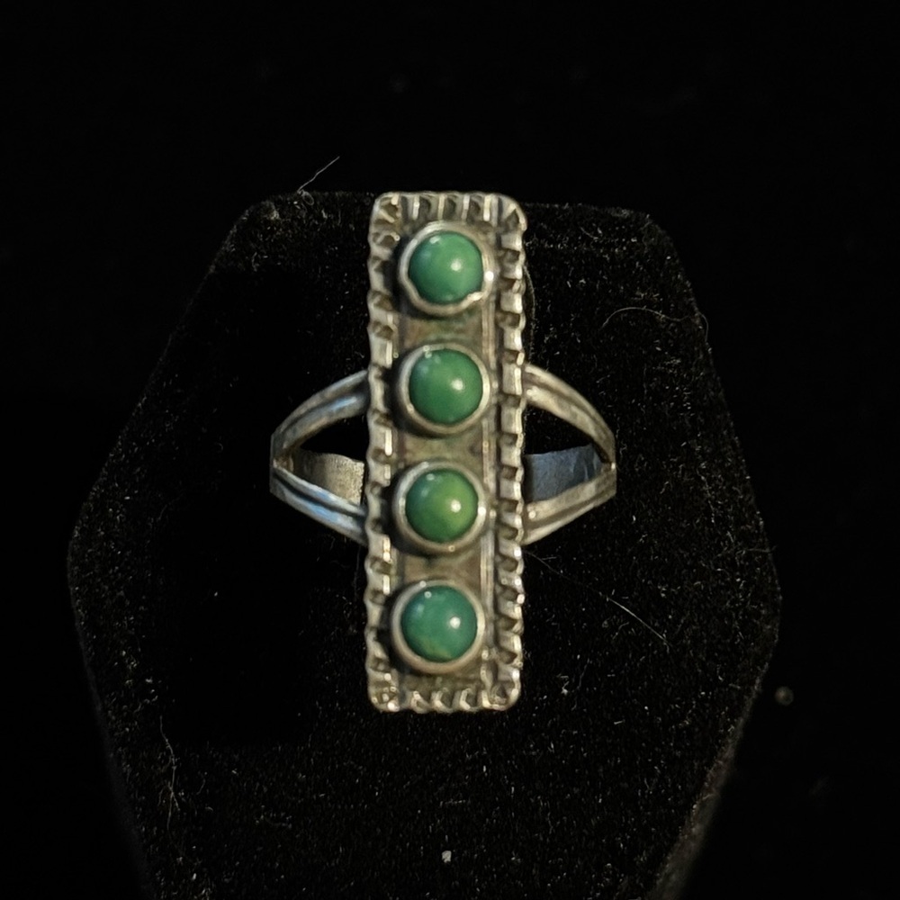 Vintage Native American Turquoise Sterling Silver Ring Size 7 (19) - Picture 1 of 9